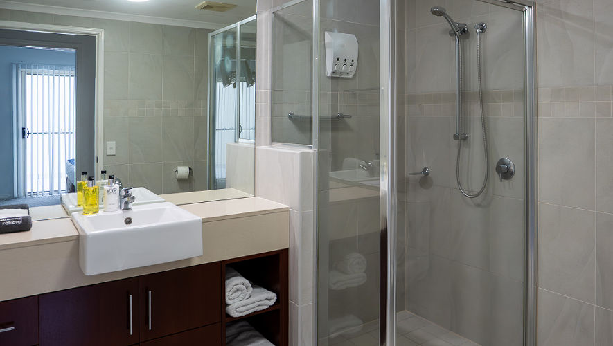 Waters Edge Cairns 5 Star Luxury Apartments 3 bedroom swimout