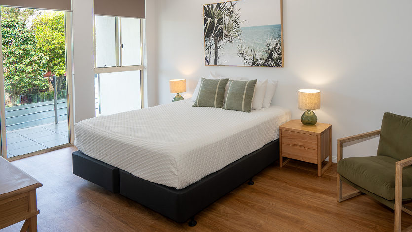 Waters Edge Cairns 5 Star Luxury Apartments 1 bedroom ocean front