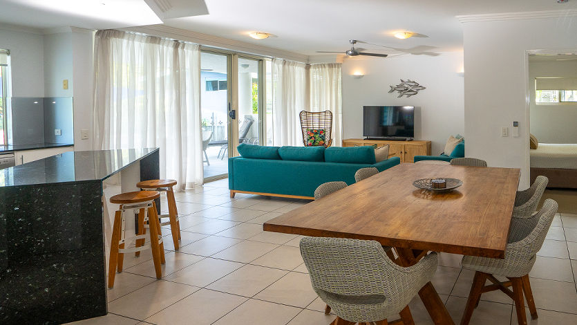 Waters Edge Cairns 5 Star Luxury Apartments 3 bedroom swimout