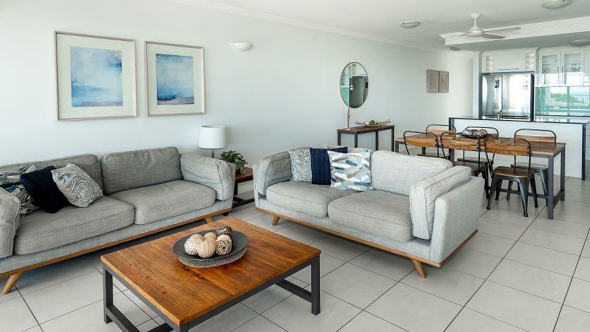 Waters Edge Cairns 5 Star Luxury Apartments 3 bedroom ocean front