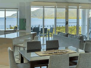 2 Bedroom Ocean Front Waters Edge Cairns Luxury Apartment